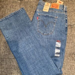 Levi Boot Cut Jeans